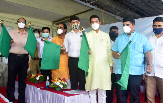 train with Vistadome coaches flagged off in Mangalore